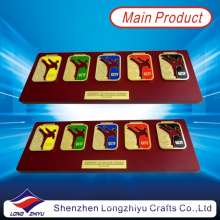 Hongkong Custom Souvenir Taekwondo Medals Stick on Wood Award Plaque Plate with Metal Rod (LZY009)